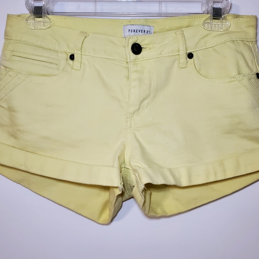 Forever 21 Shorts Juniors Size 27 Light Yellow